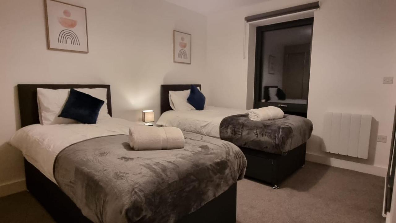 Spacious Balcony View Apt Near Nec Bhx Free Parking Sleeps 4 Hockley Heath Exterior foto