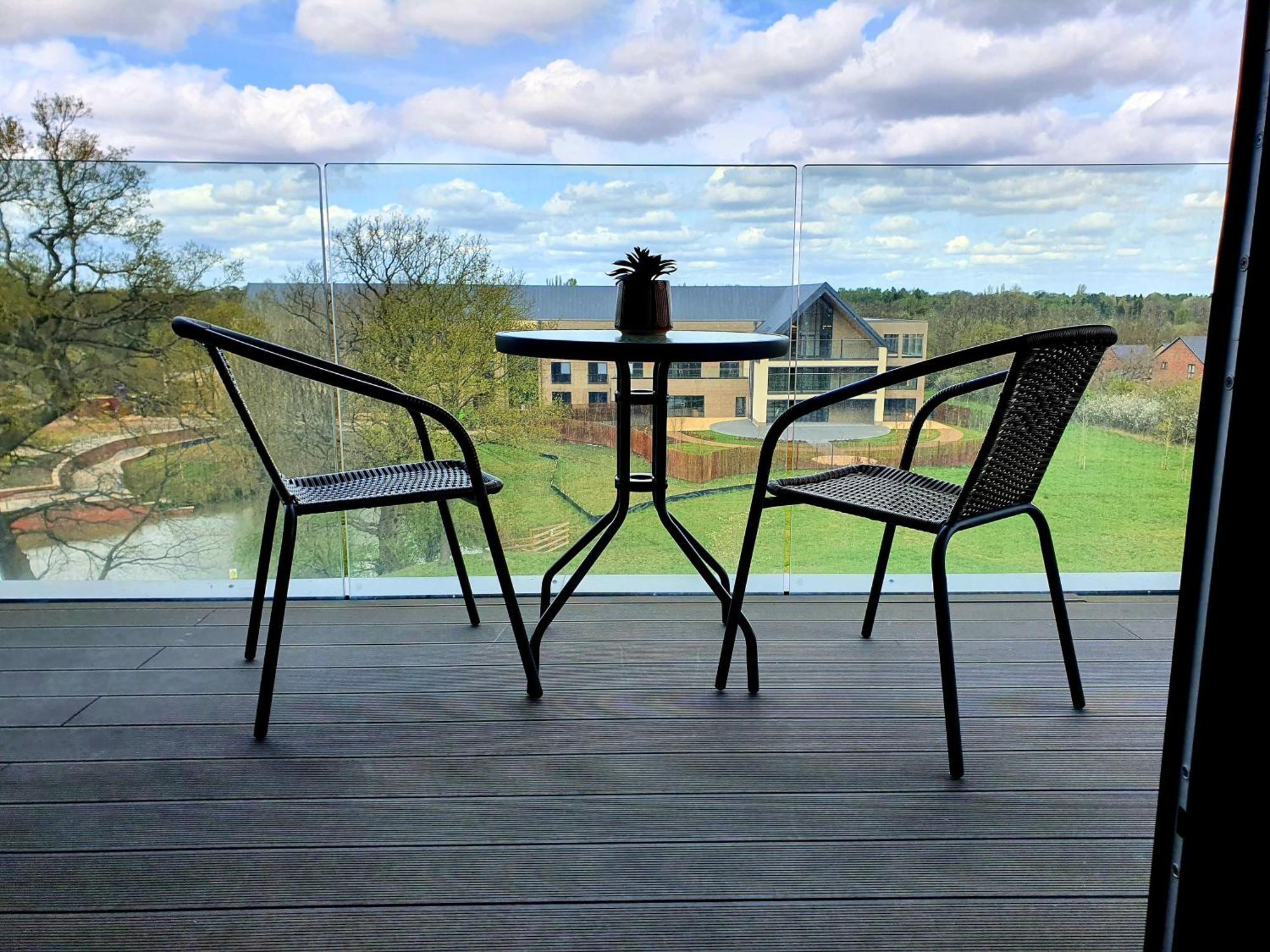 Spacious Balcony View Apt Near Nec Bhx Free Parking Sleeps 4 Hockley Heath Habitación foto
